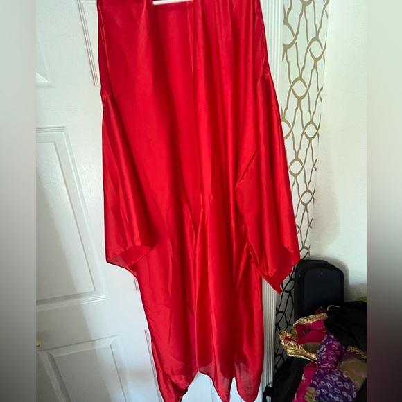 SEXY FLOWY ETHEREAL OVERSIZED LIGHTWEIGHT SATIN KIMONO ❤️ - Picture 3 of 6